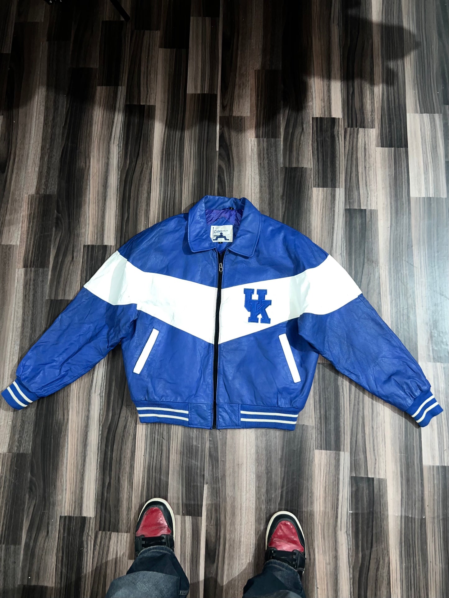 A bPremium Leather (rare) (buy one get one free) M/L
