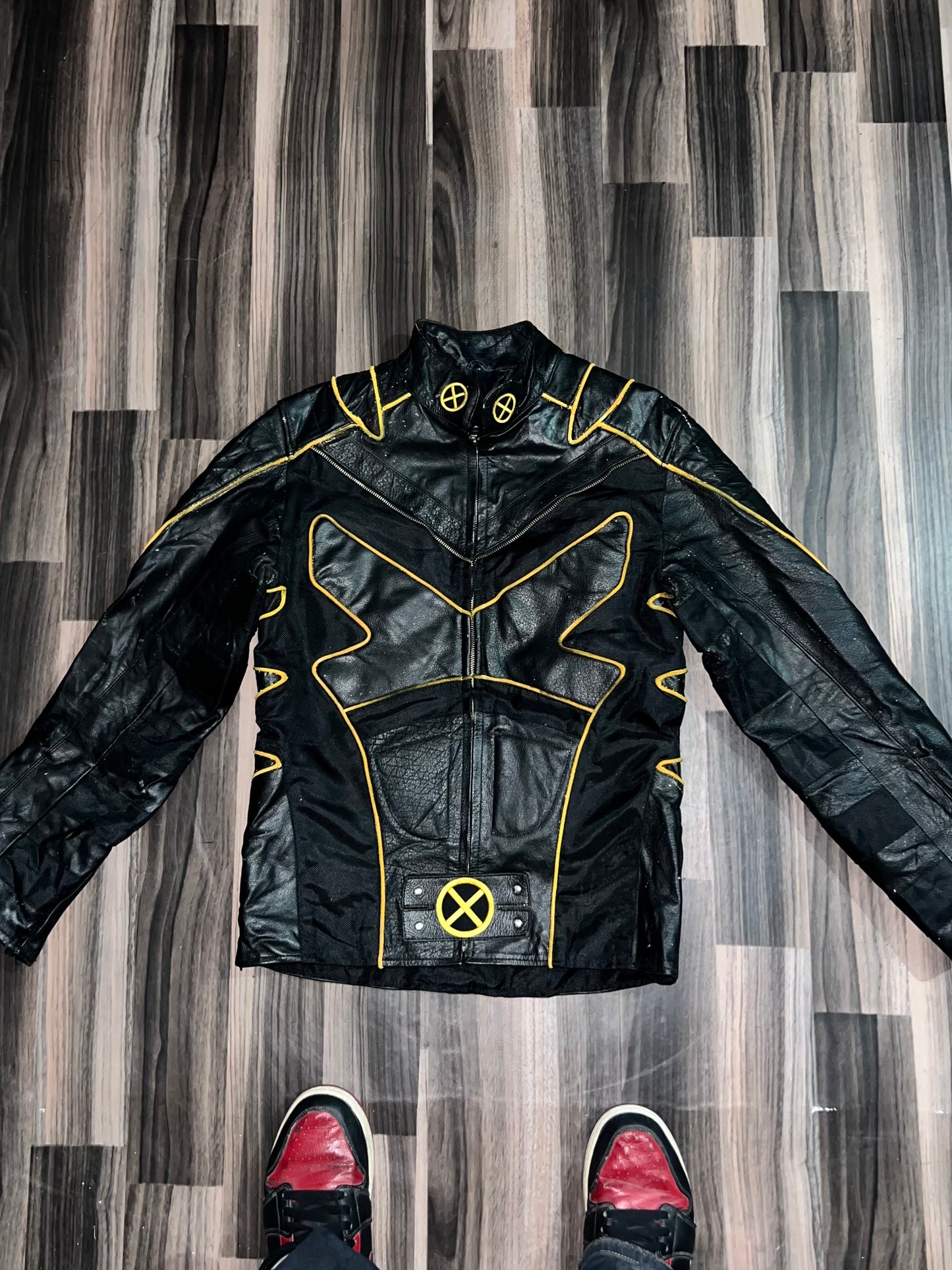 A bUltra Premium Original Leather (RARE) M