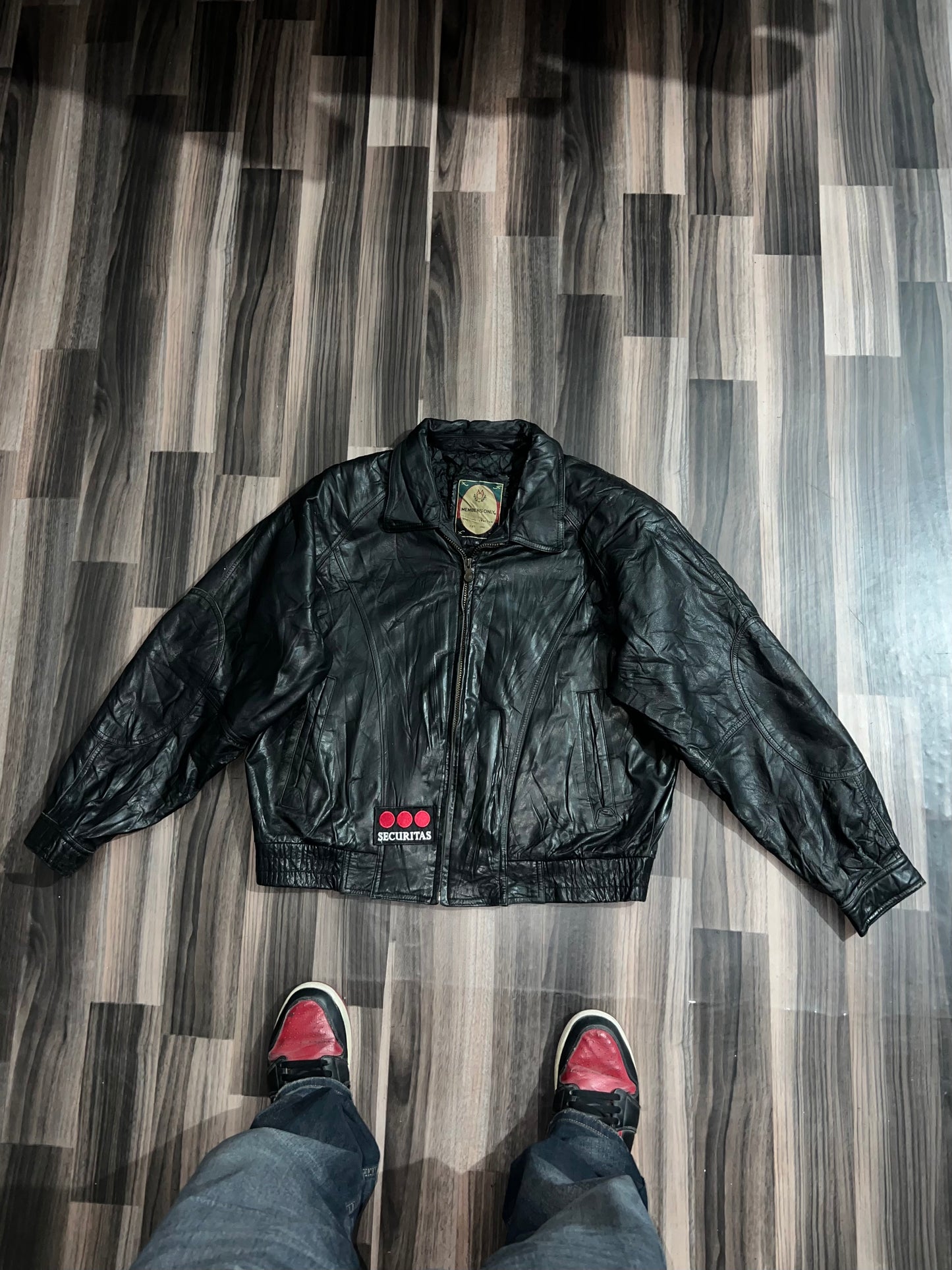 A Members Only Original Leather Jacket(L/XL)
