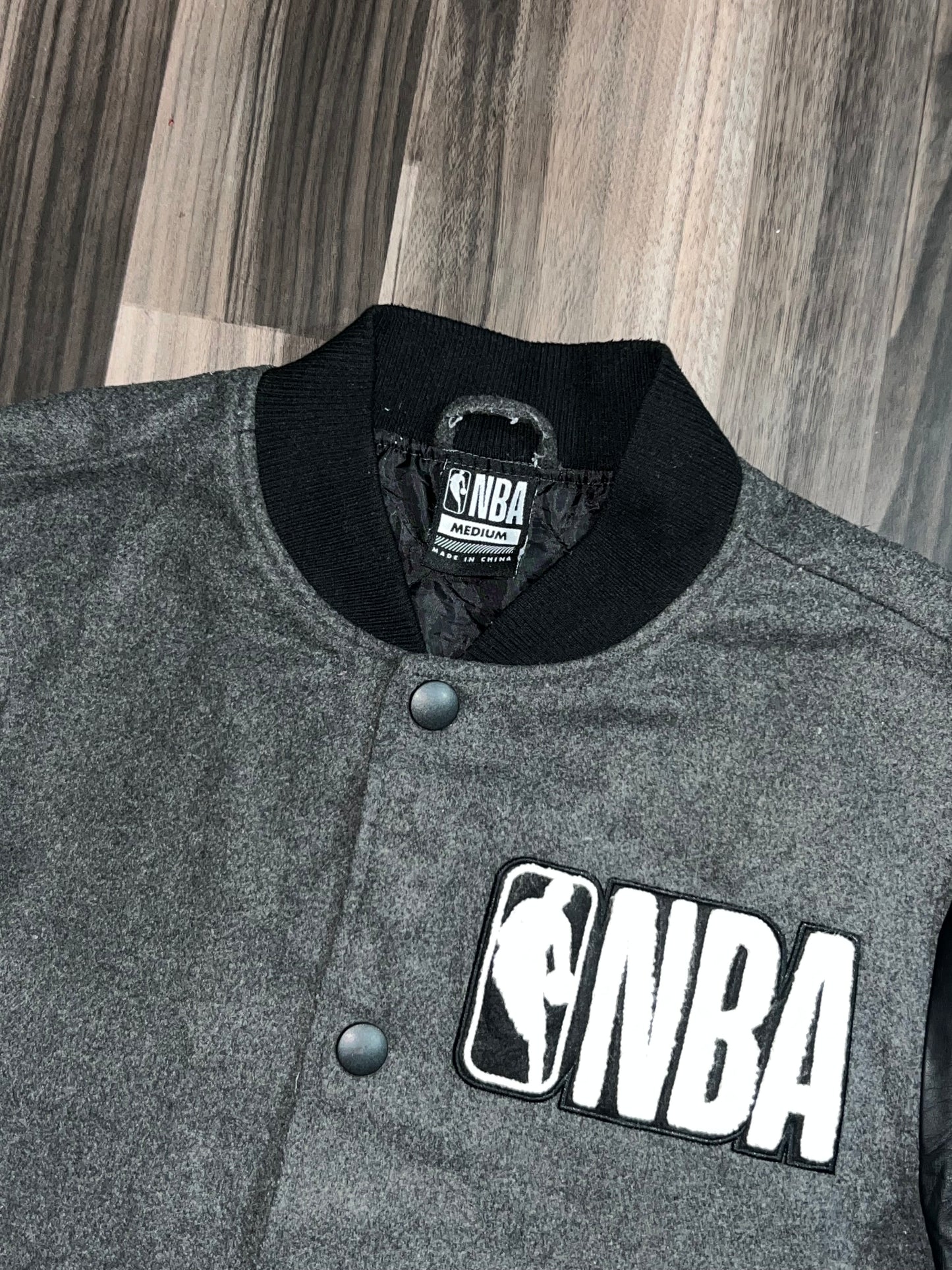 A NBA Original Leather Sleeve Varsity Jacket (M)