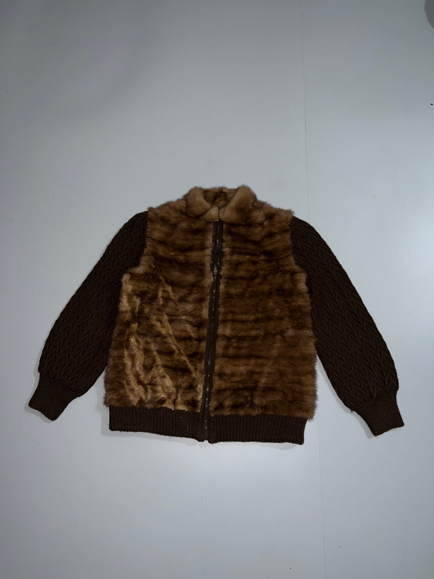 ! High-quality faux fur Jacket (L)