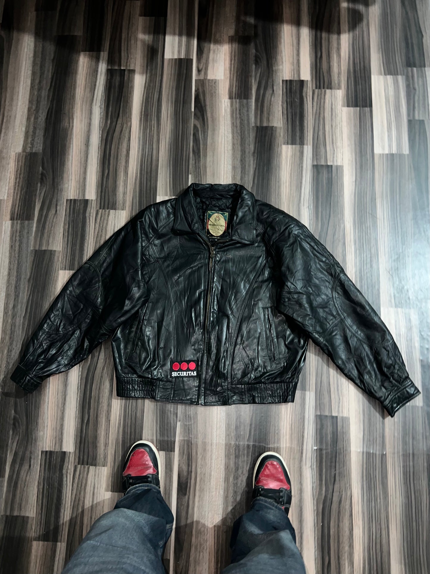 A Members Only Original Leather Jacket(L/XL)