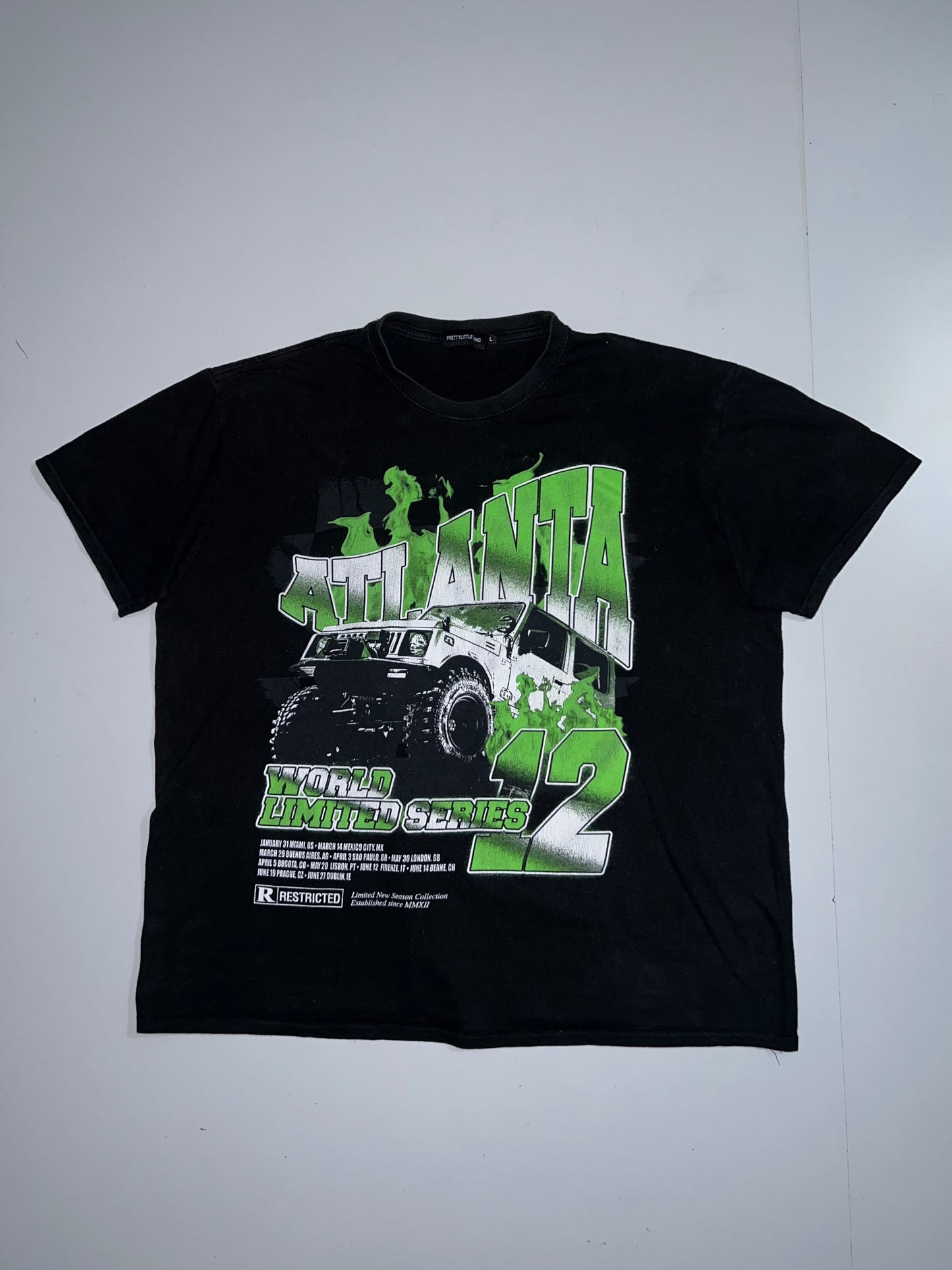 ! Authentic Vintage Tee Size - (L)