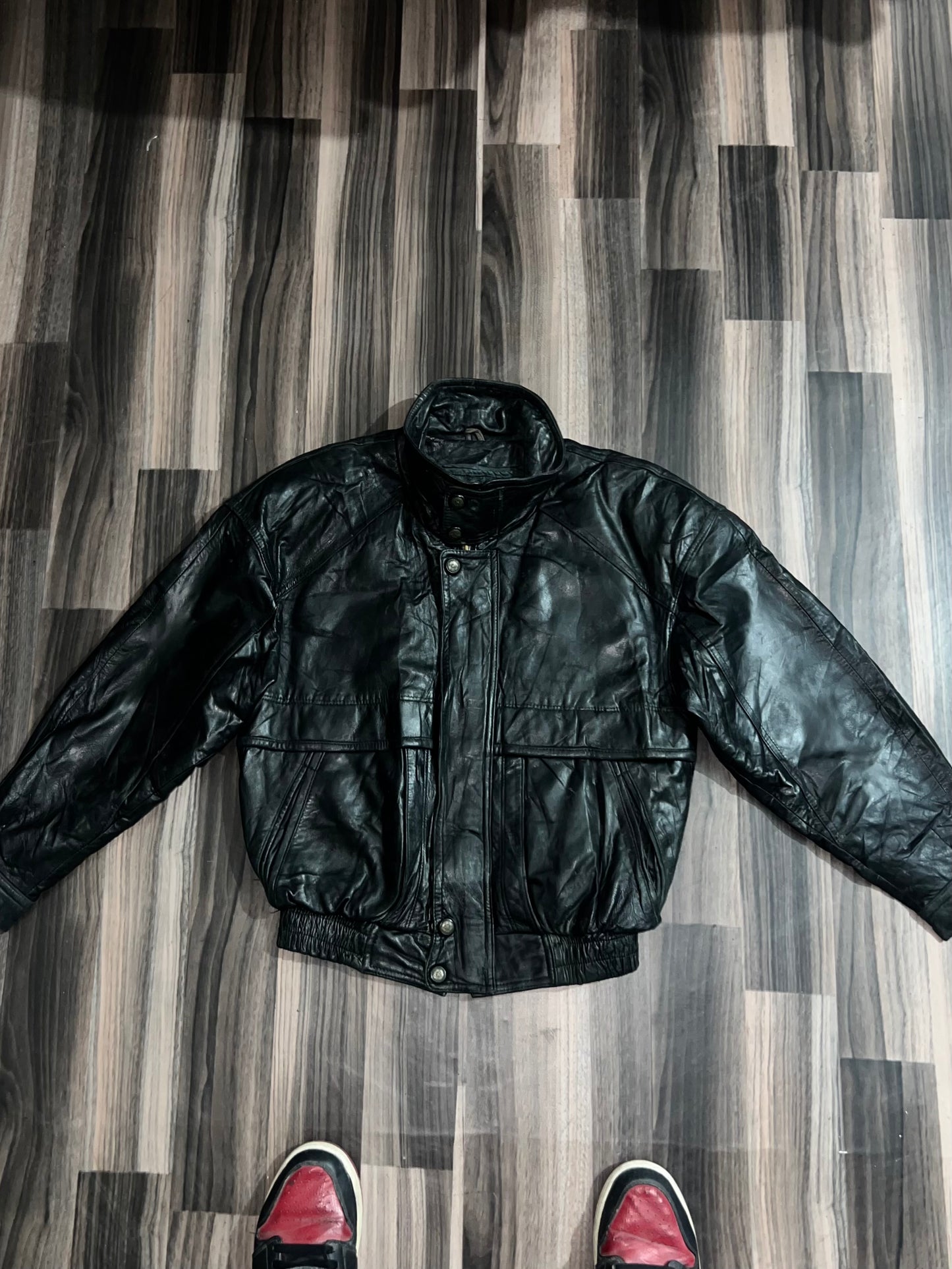 ZPremium Leather (Buy one get one free) M/L can fit small also