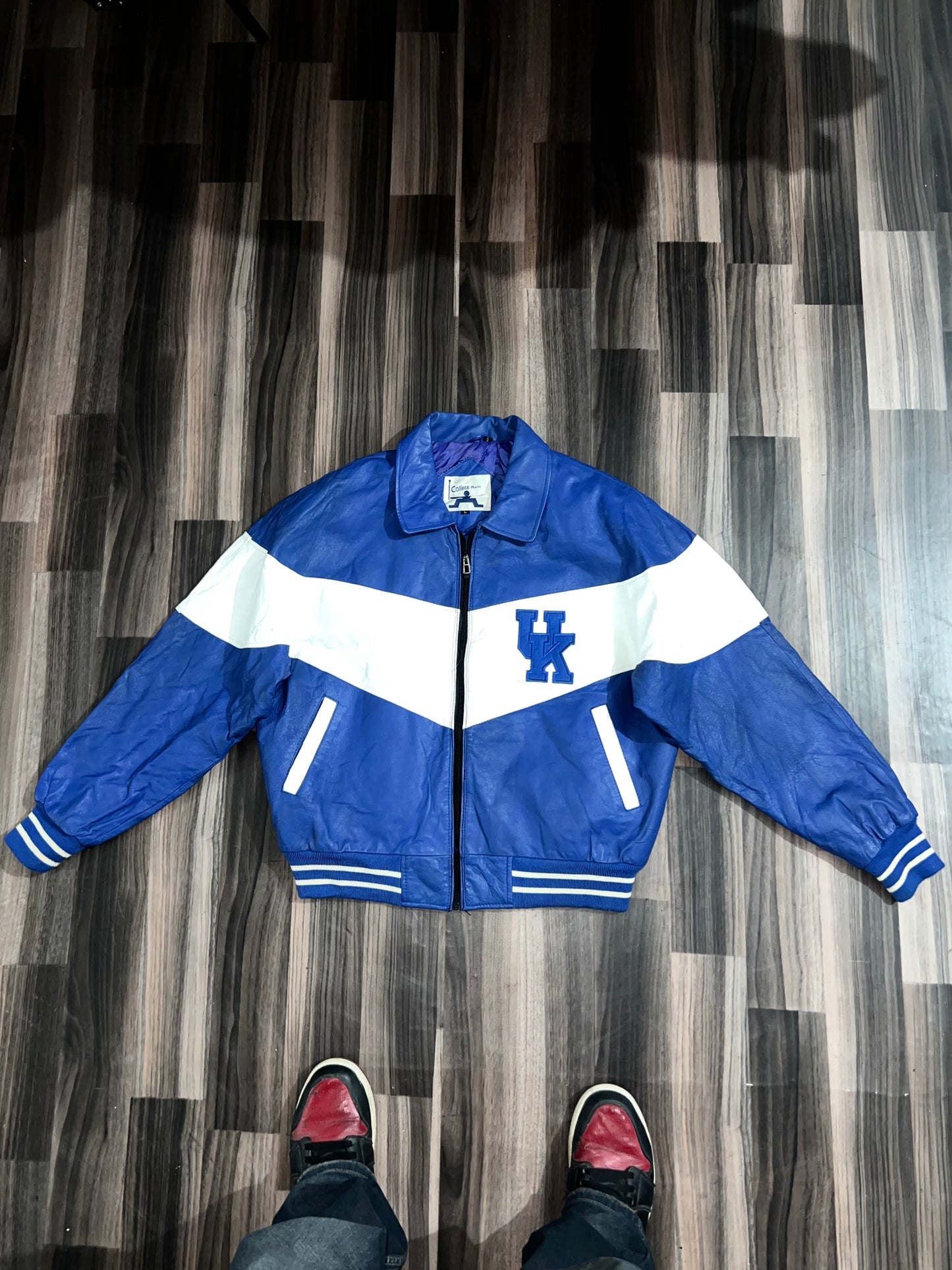 A bPremium Leather (rare) (buy one get one free) M/L