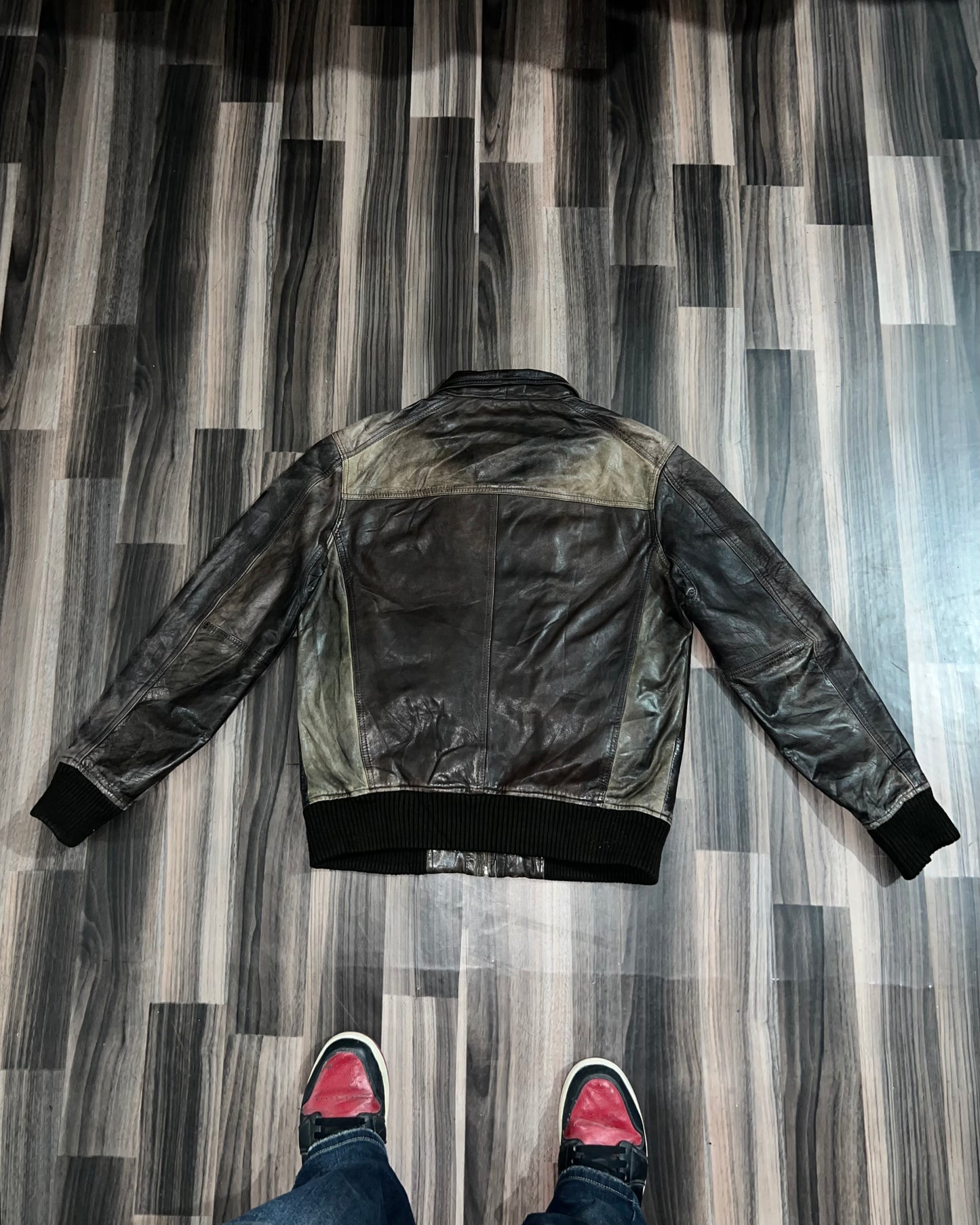 Premium Leather(Buy one get one free)M/L/Xl