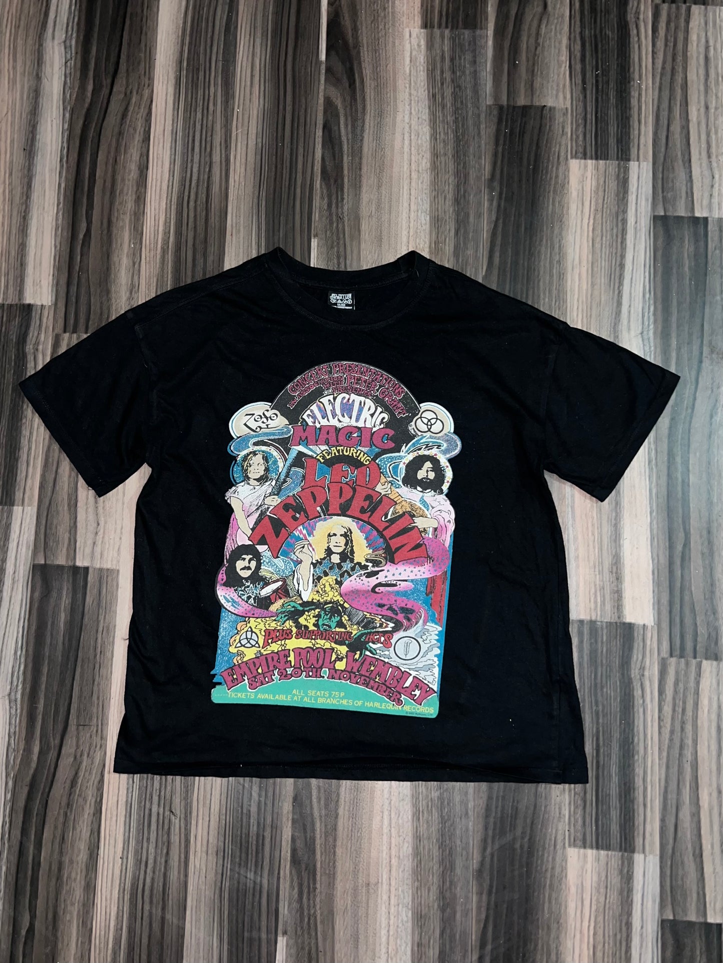 ZPremium tees Official licensed product S/M