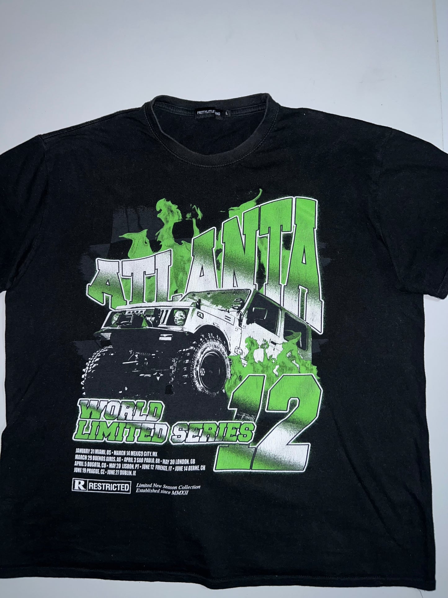 ! Authentic Vintage Tee Size - (L)