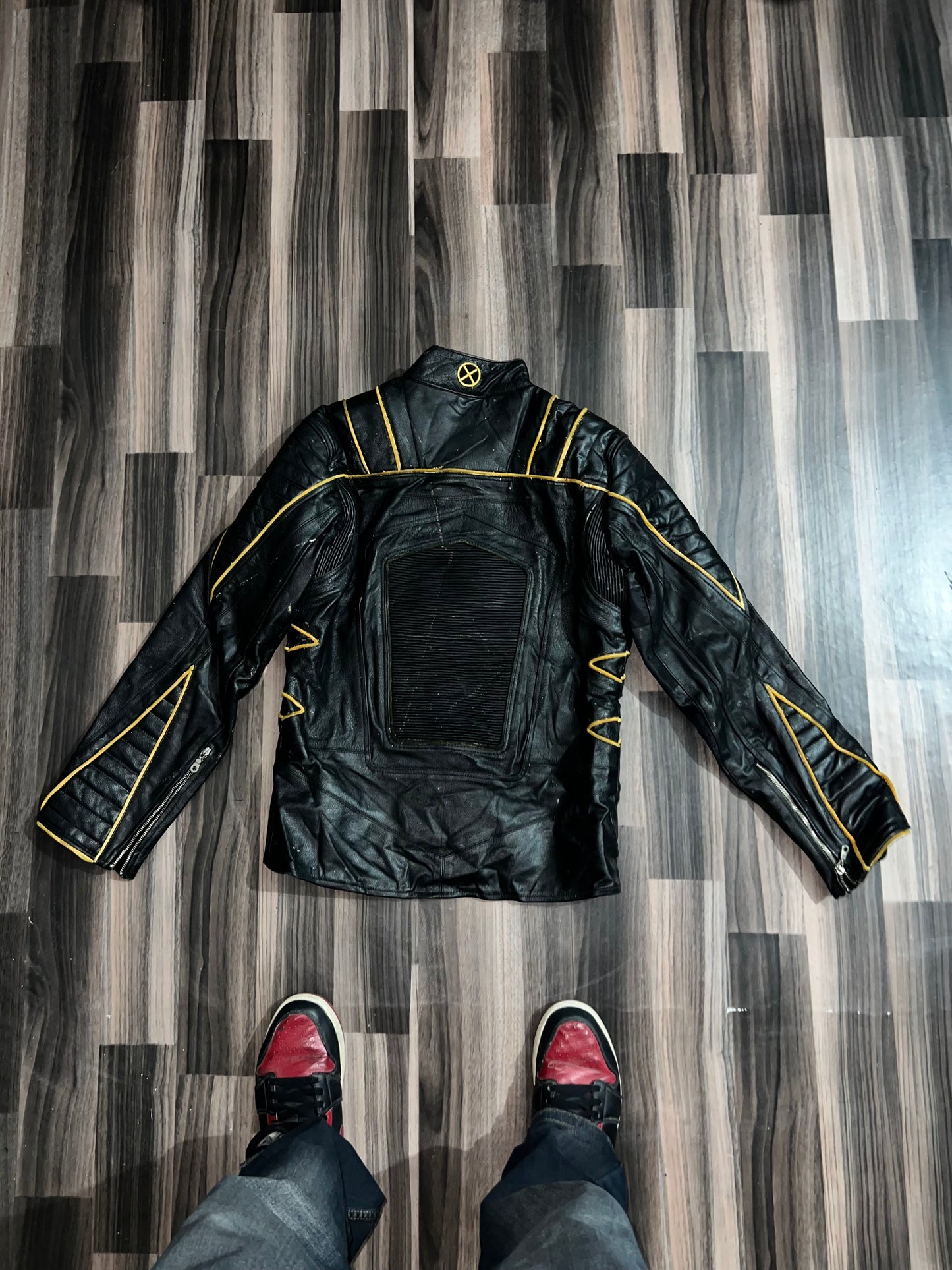 A bUltra Premium Original Leather (RARE) M