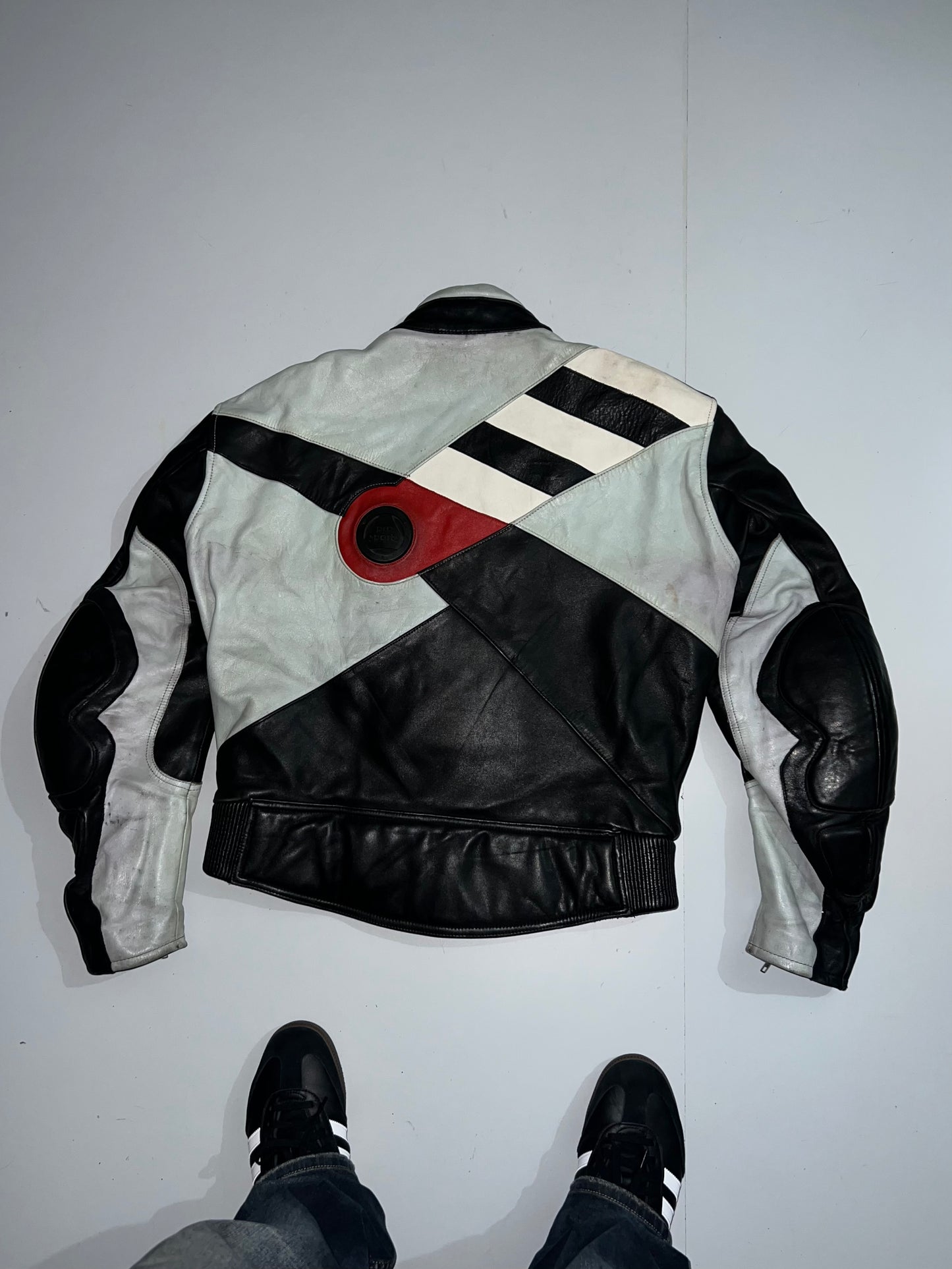ZSuper Premium Original Racing Leather Jacket (RARE FIND) (PADDED) (M/L)