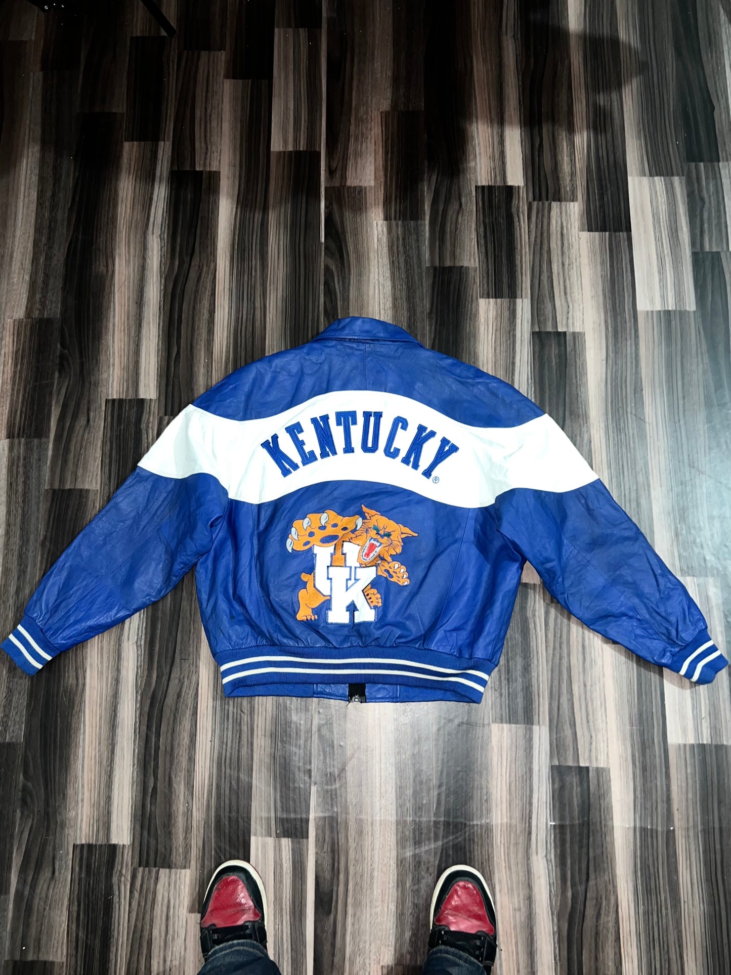 A bPremium Leather (rare) (buy one get one free) M/L