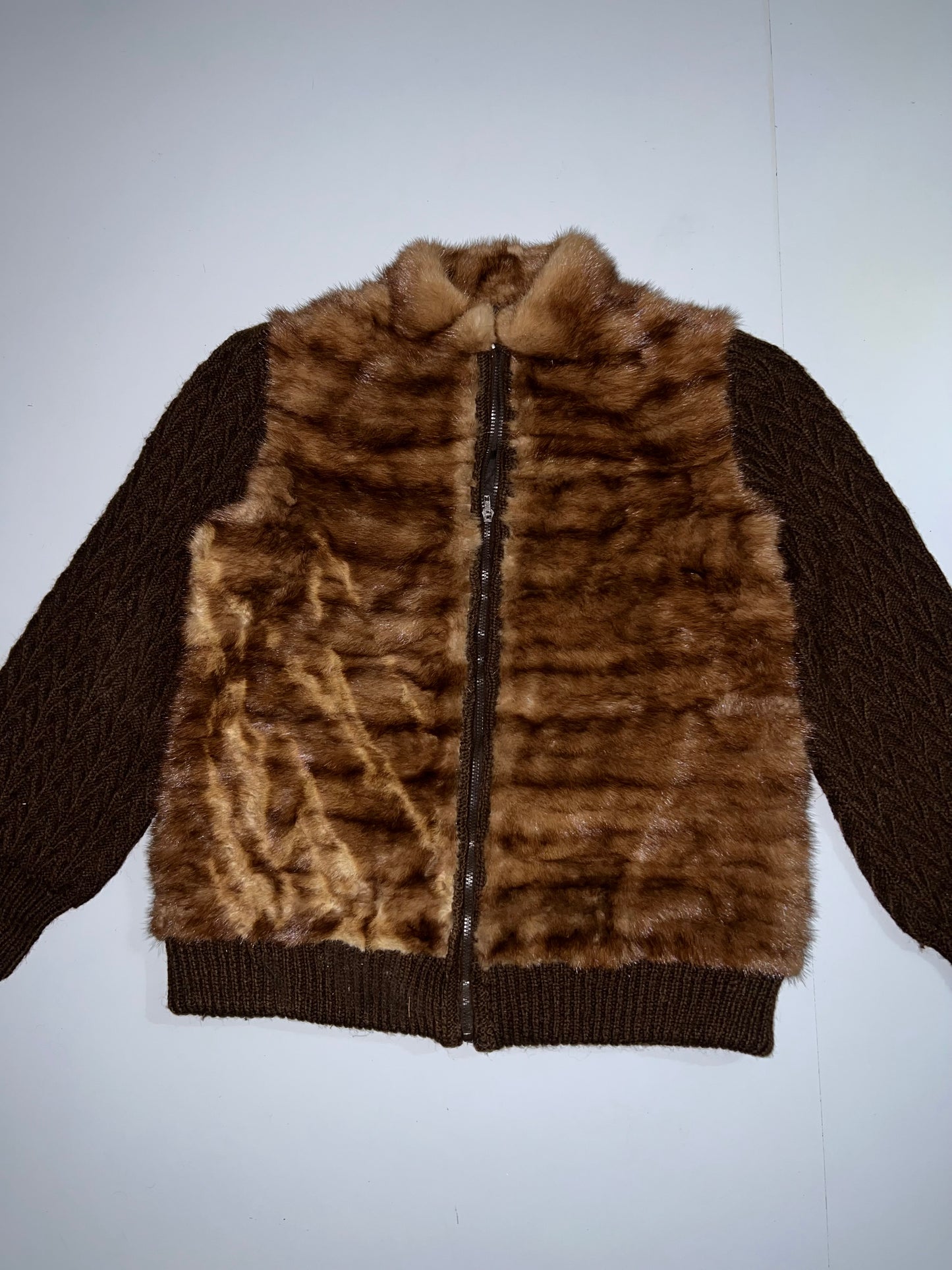 ! High-quality faux fur Jacket (L)