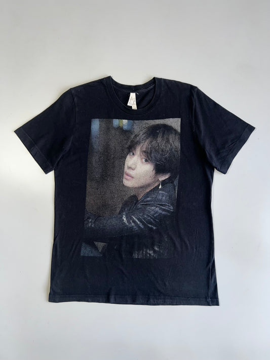 Vintage K-Pop Portrait Graphic Tee (L)