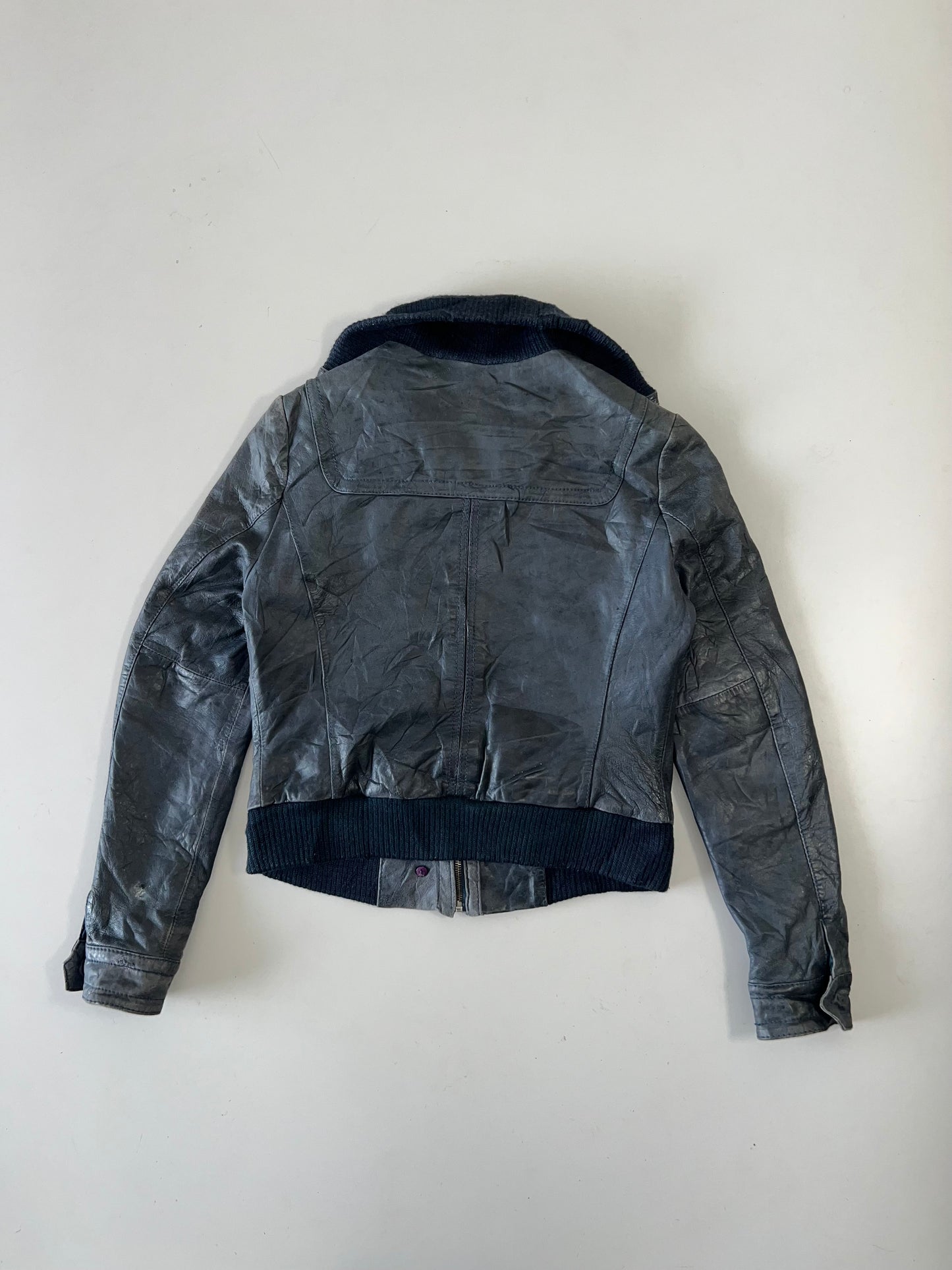 !                                                                                                                       Super Premium Original Leather (S)