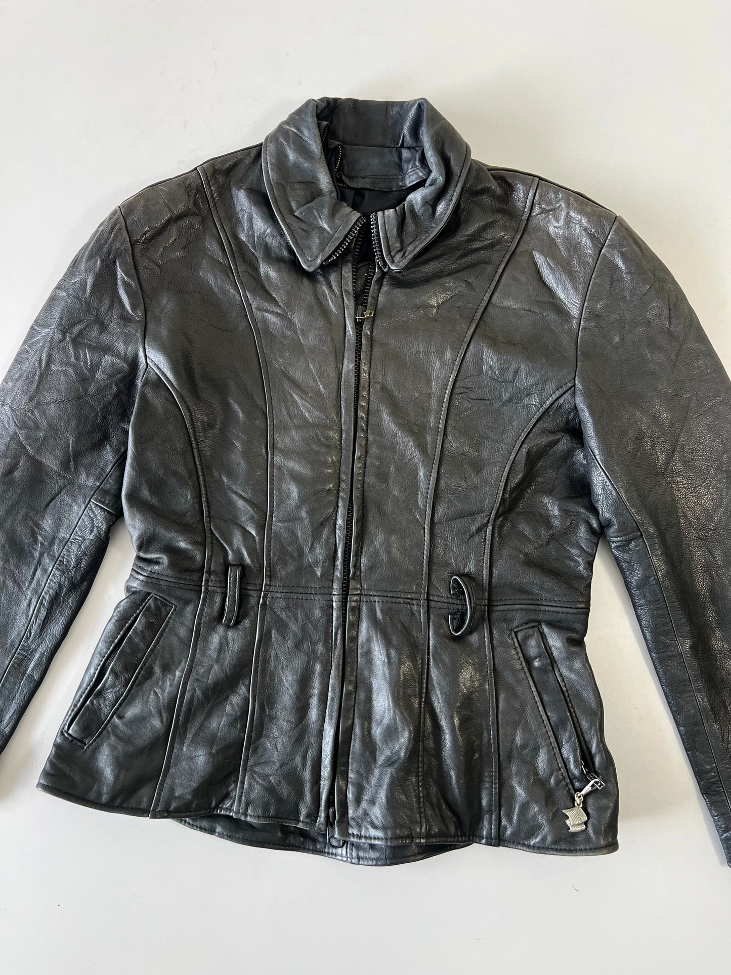 !                                                         Super Premium Original Leather (S/M)