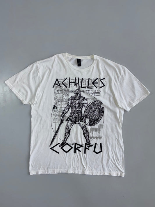 Gildan | Achilles Corfu Graphic Tee White | (L)