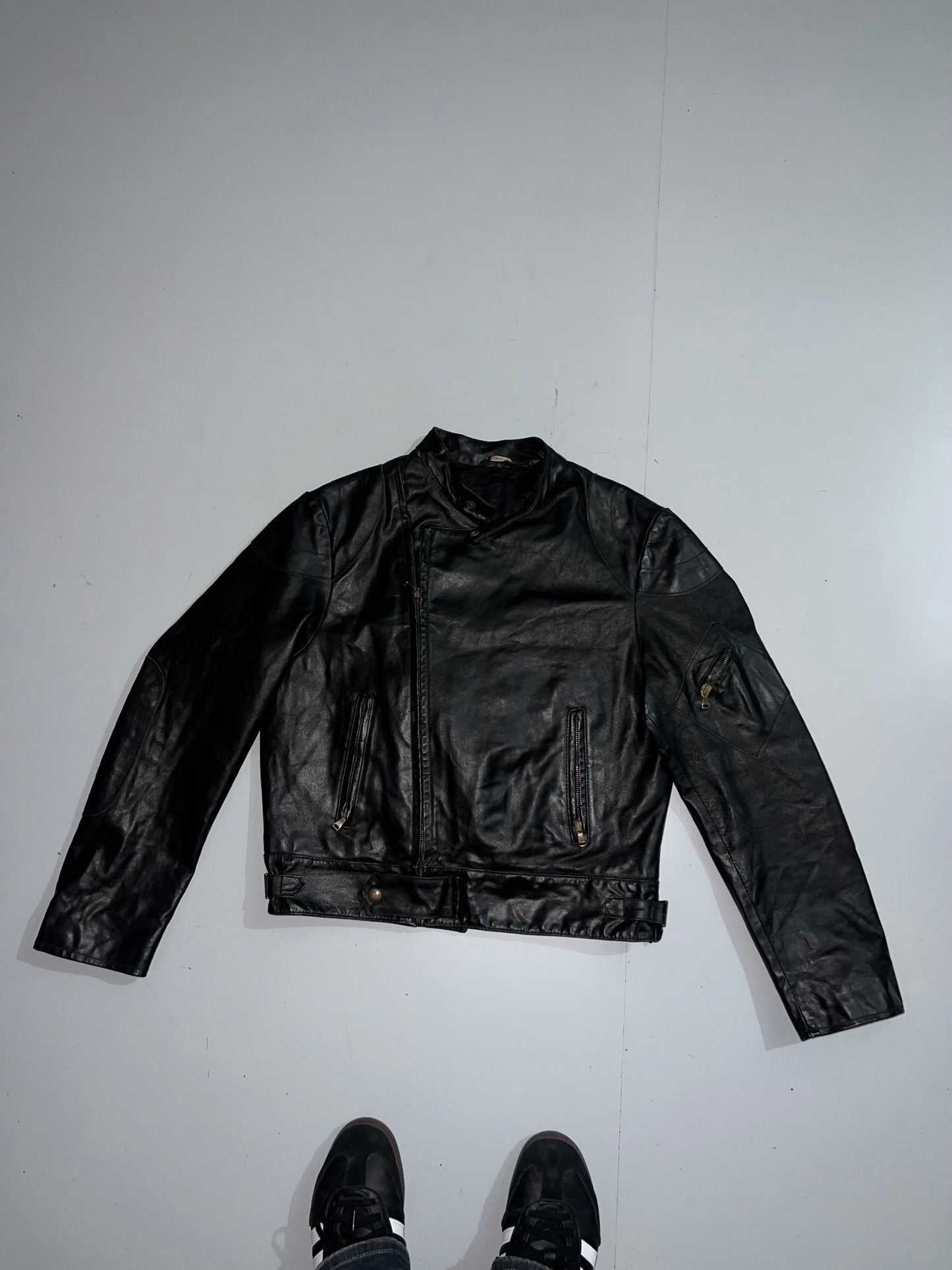 !                Super Premium Original Leather (RARE) (M/L)