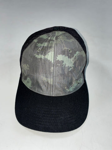 Oakley Digital Camo Flexfit Trucker Cap – Mesh Back, (55cm) (S/M)