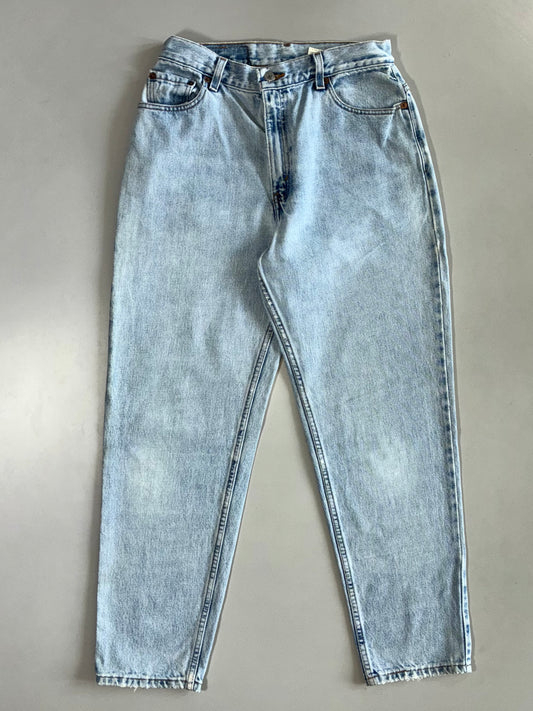 Vintage Levi’s 550 Relaxed Fit Tapered Leg Jeans (W:28 |L:39)