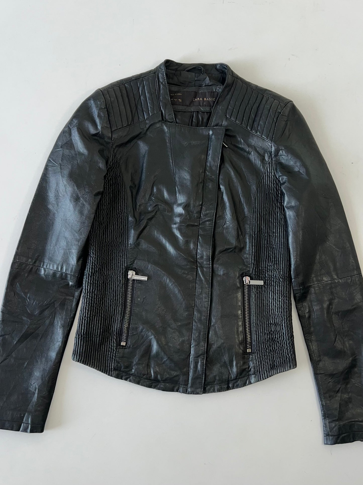 !                                                                                                                                                                                                              Zara Original Leather Jacket (XS)