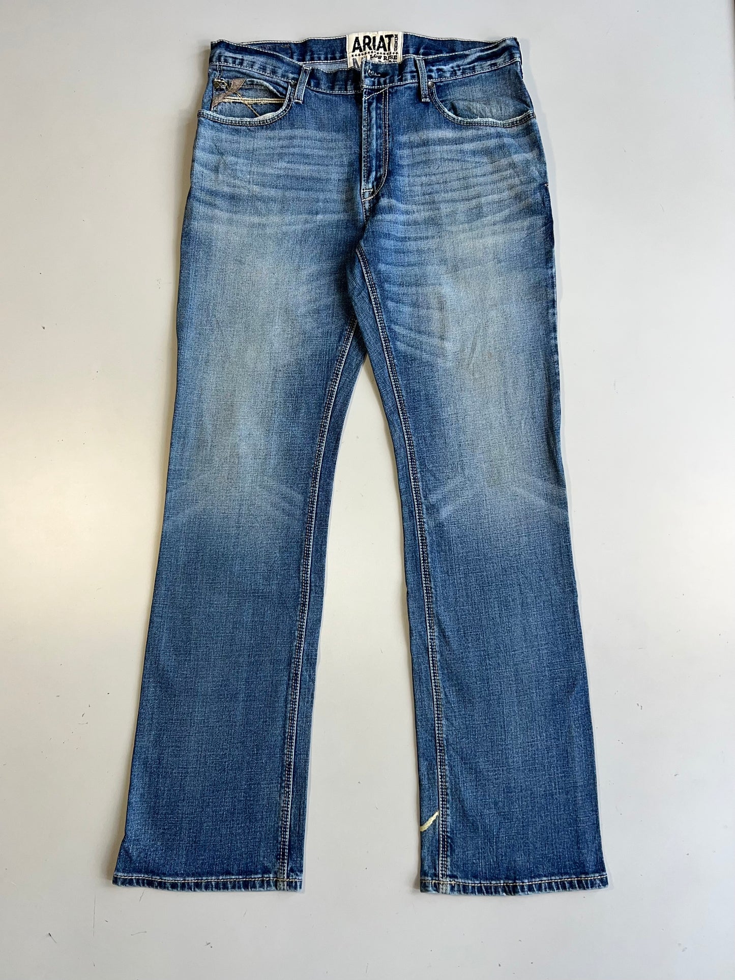 !                    Ariat Vintage Original Ultra Premium  Denim - Bootcut (W-38, L-47)