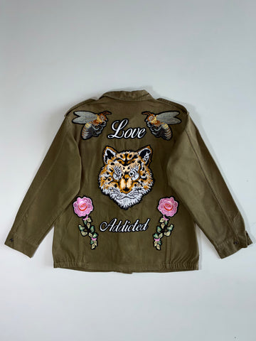 Review Khaki Utility Jacket w/ Tiger & Bee Patches (M)