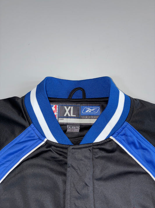Vintage Reebok Philadelphia 76ers NBA Team Jacket – Black & Royal Blue (2XL)