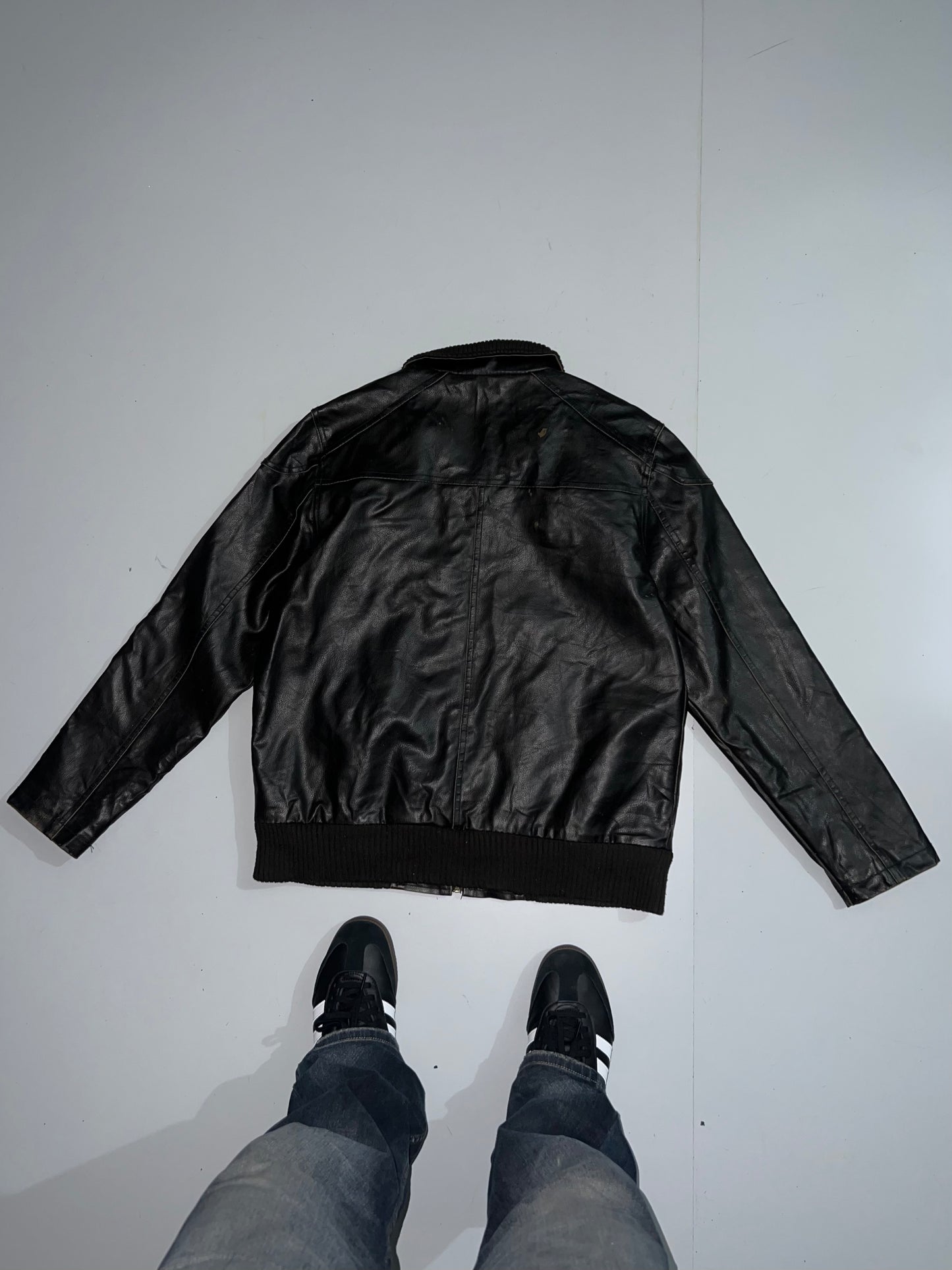 ZGuess Original Leather Jacket (RARE FIND) (Cap Removable) (L/XL)