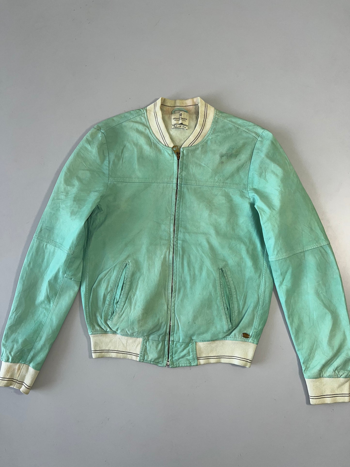 !                                                                                        Super Premium Original Leather (S/M)