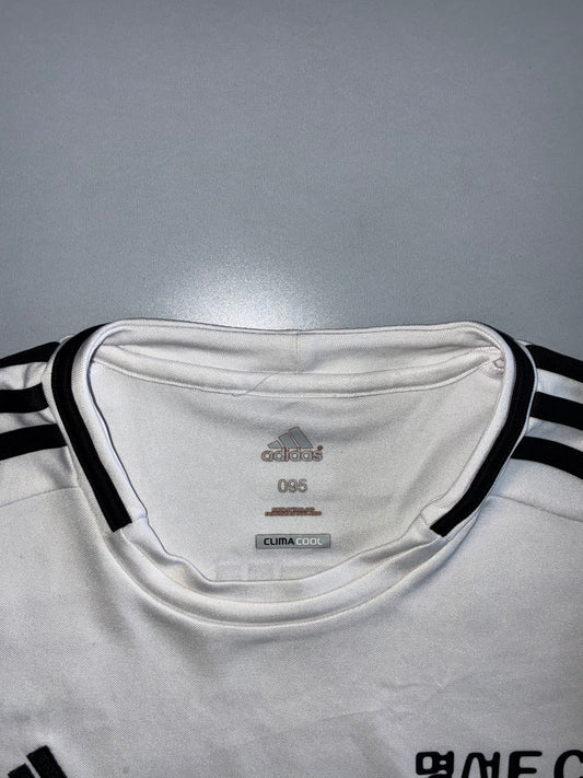 Adidas Formotion Korean FC #9 Long Sleeve Football Jersey
White/Black — Recycled Polyester (L)
