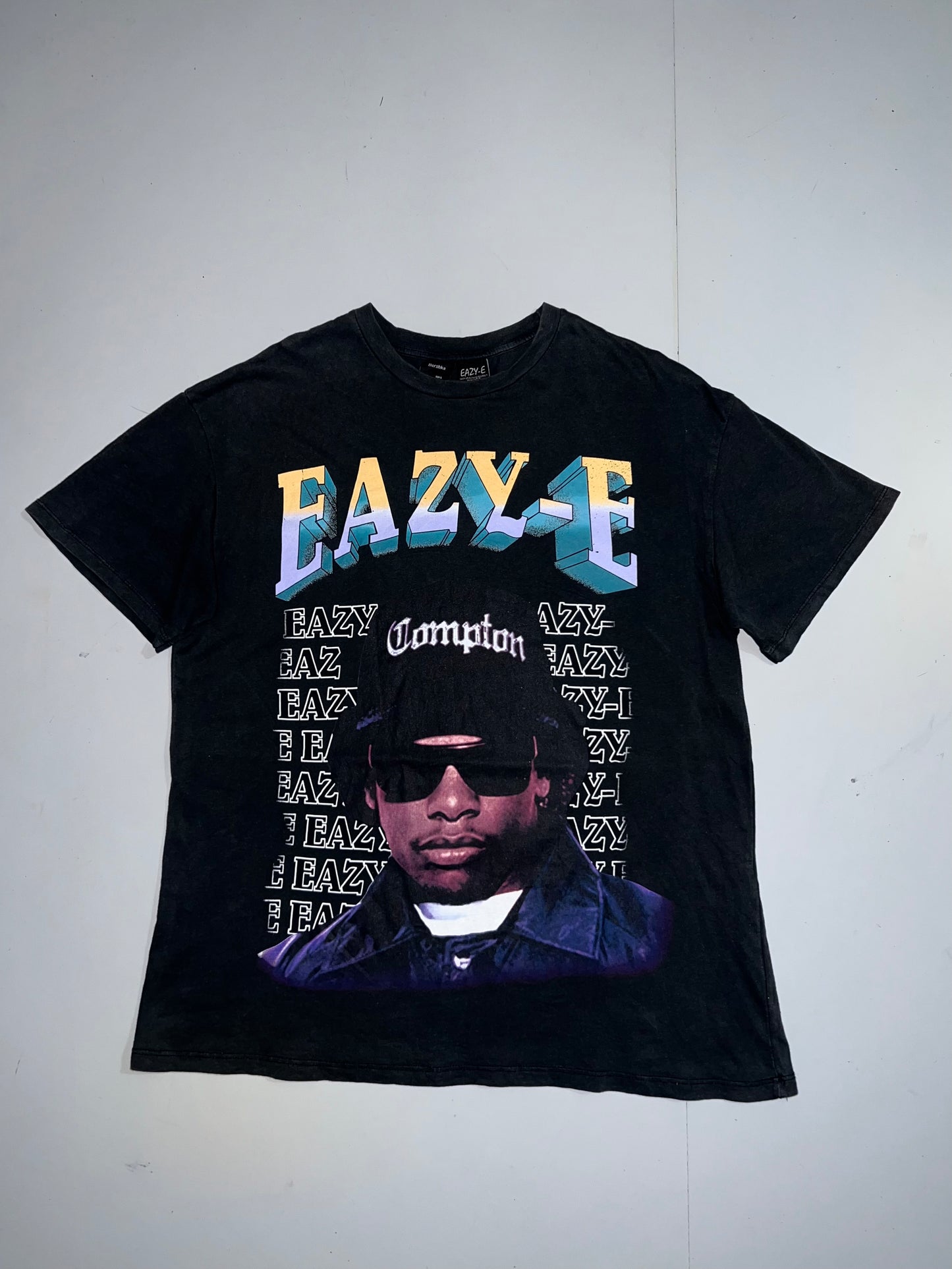 !                                                                         Bershka EASY-E Original Tee (L/M)