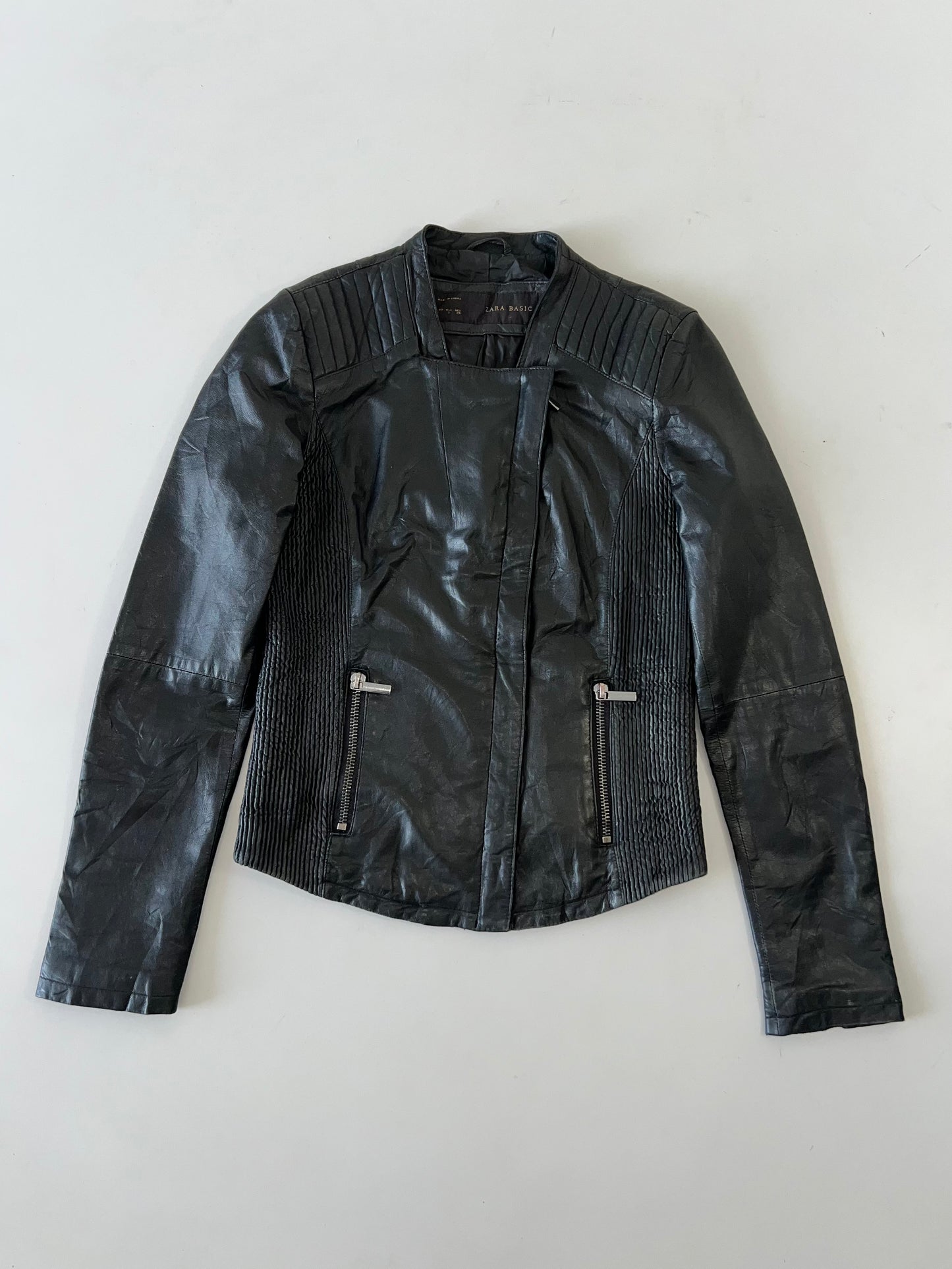 !                                                                                                                                                                                                              Zara Original Leather Jacket (XS)
