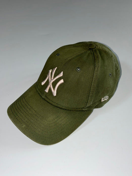 NY Yankees Classic Cap Women’s (Adjustable)