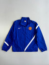Nike Manchester United FC Diagonal Stripe Crest Training Presentation Windbreaker Jacket Blue (XL)
