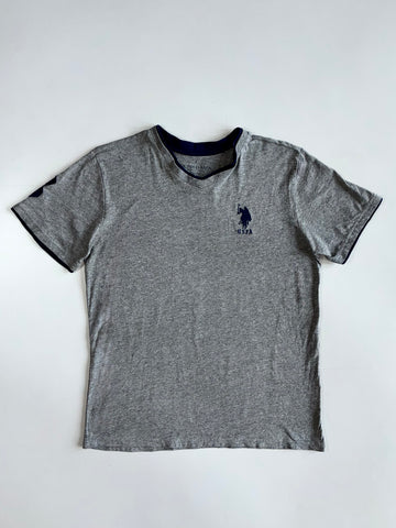 Vintage U.S. Polo Assn. Since 1890 USPA Embroidered Logo V-Neck Tee (M)