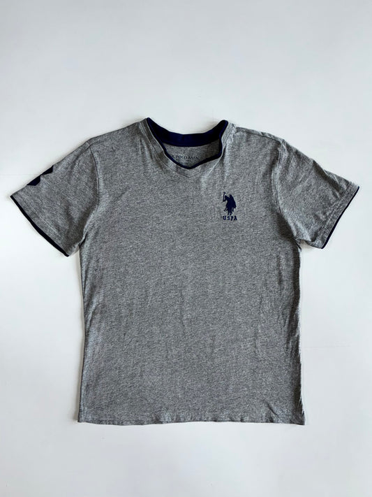 Vintage U.S. Polo Assn. Since 1890 USPA Embroidered Logo V-Neck Tee (M)