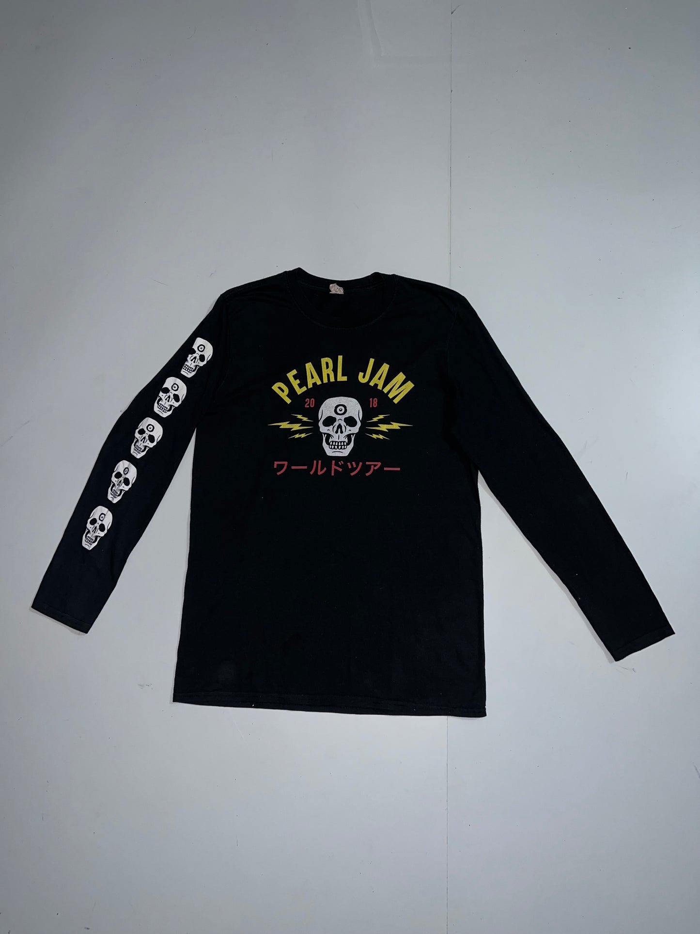 !                                                                    Pearl Jam Original Full Sleeve (M)