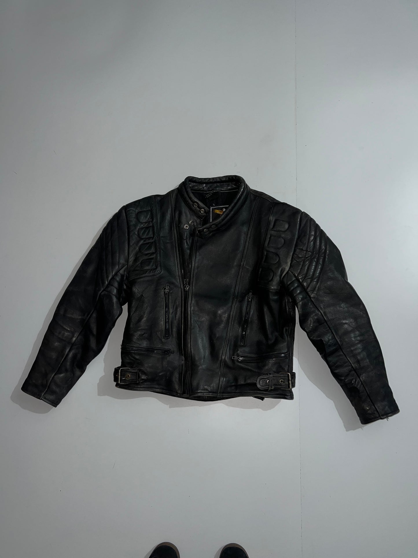 !                                                                                                                                                                                                         Super Premium Original Leather (RARE) (L)