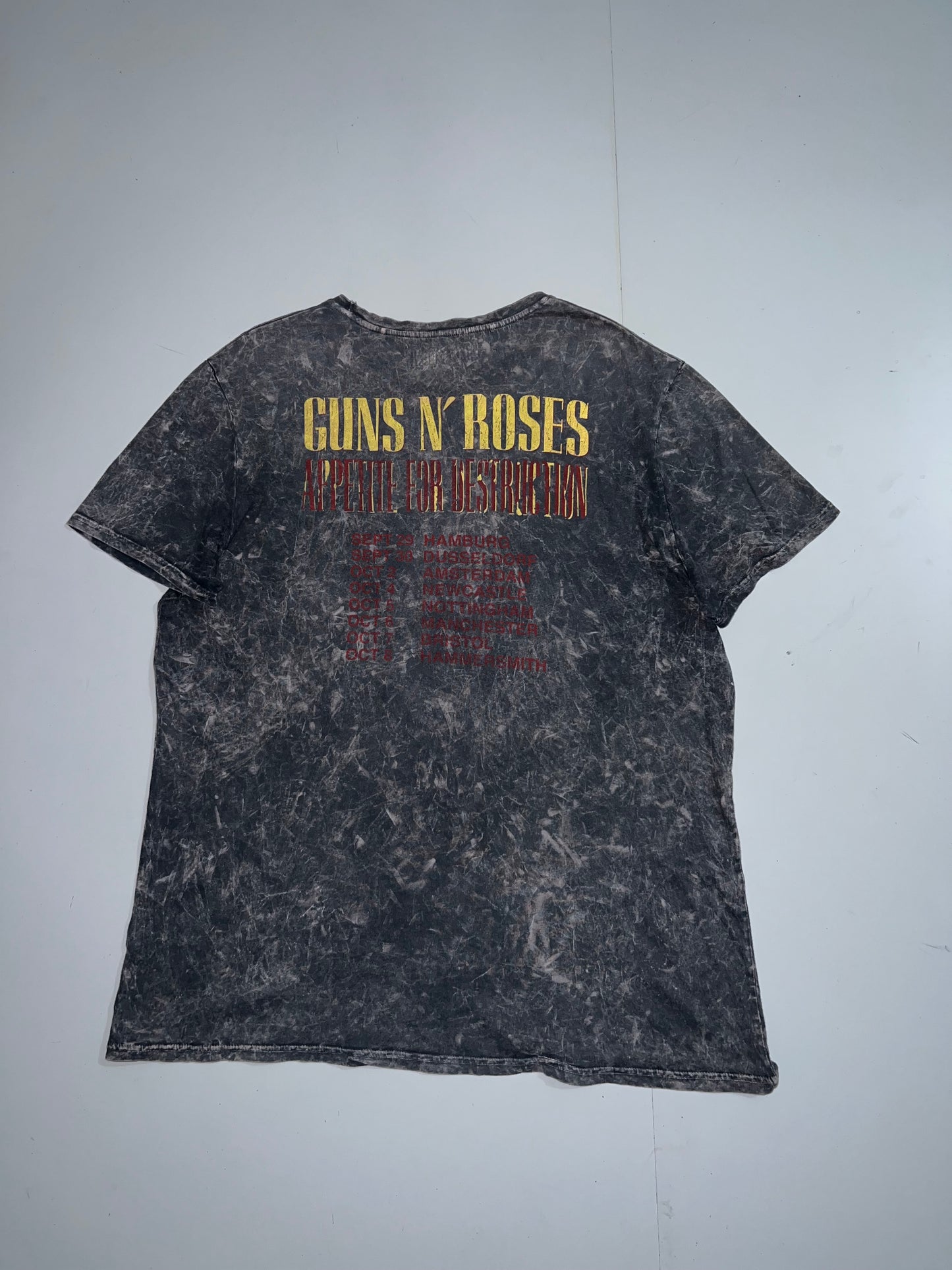 !                                                                     Guns & Roses Original Vintage Acid wash tee (XL/2XL)