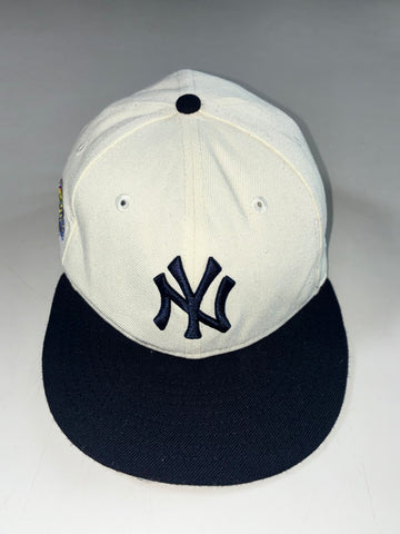 New York Yankees Cooperstown Collection New Era 59FIFTY Fitted Cap – Cream/Navy with Side Patch (60cm)