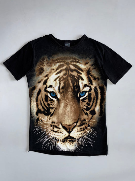 Black Label Blue-Eyed Tiger All-Over Print T-Shirt – Black (M)