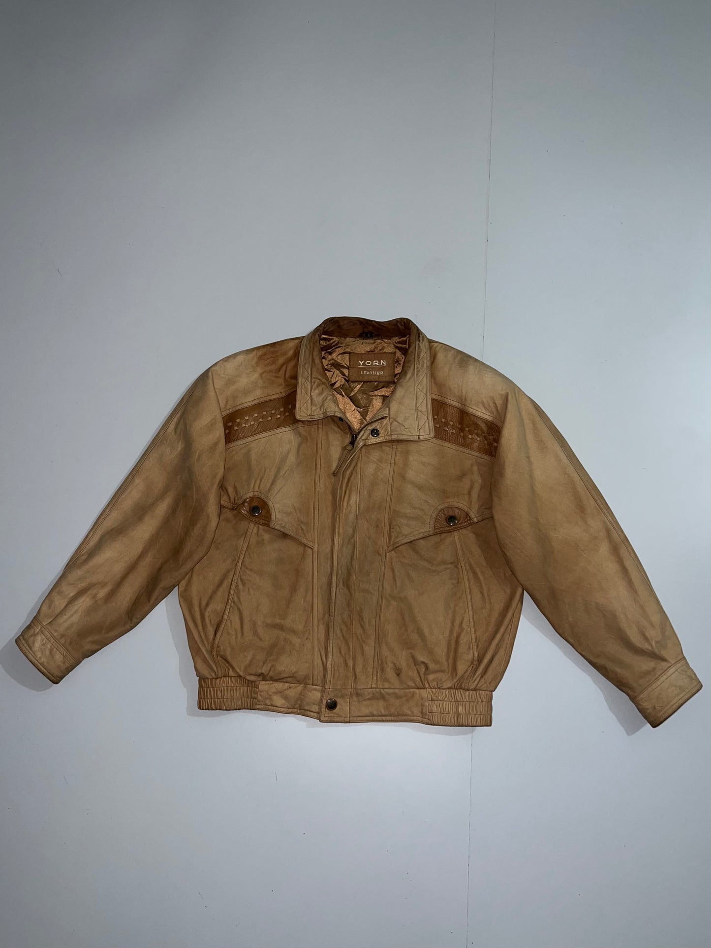 !                                                                                                                                    Super Premium Original Leather (M/L)