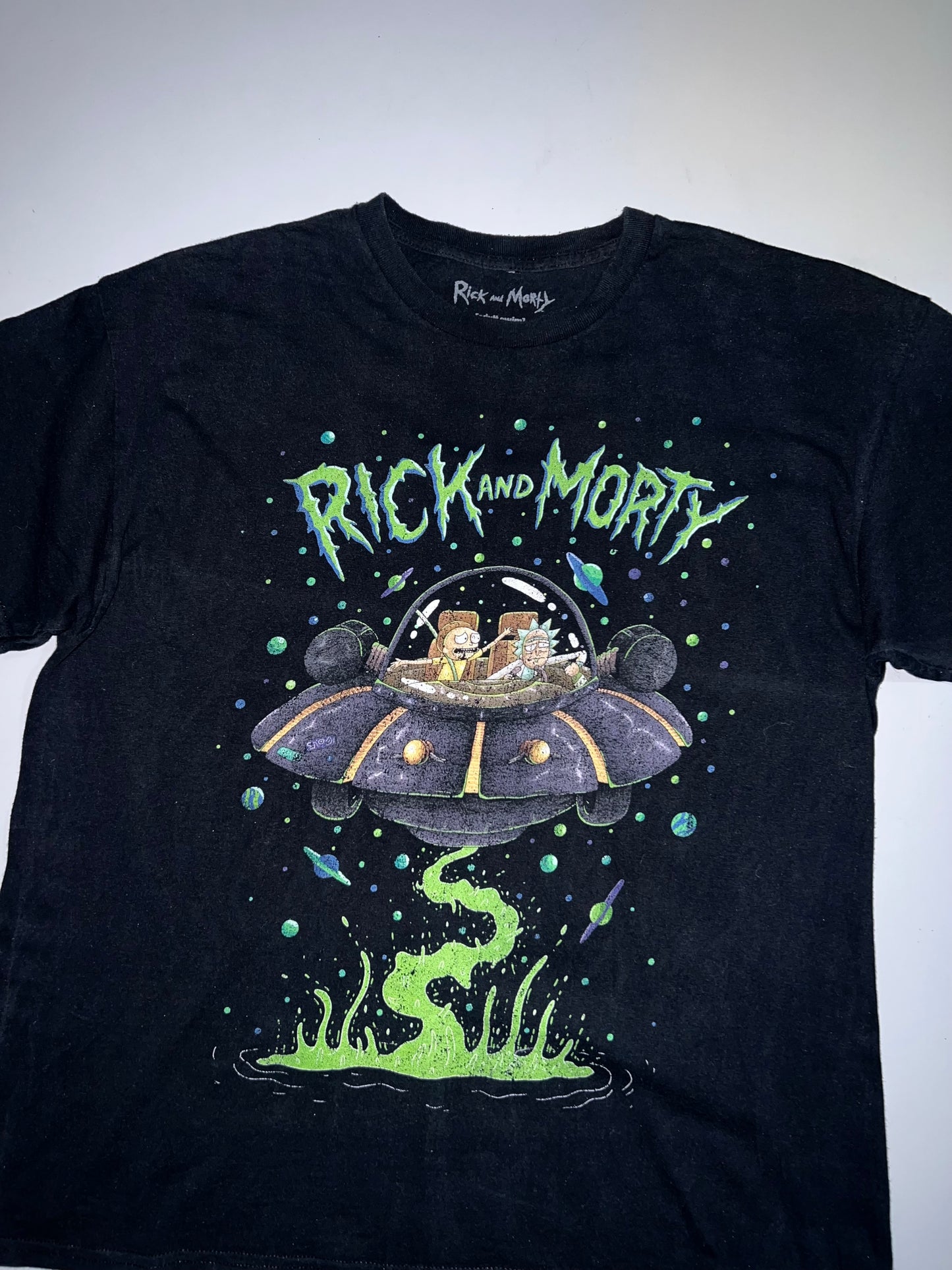 !                             Rick& Morty Authentic Tee Size - (XL)