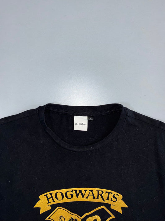 Harry Potter | Hogwarts Crest Tee | Black/Gold (XL)