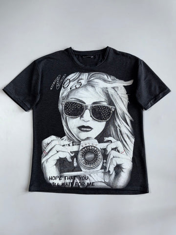 Absolute of Worth JOFF | Rhinestone Photographer Girl Graphic T-shirt (L)