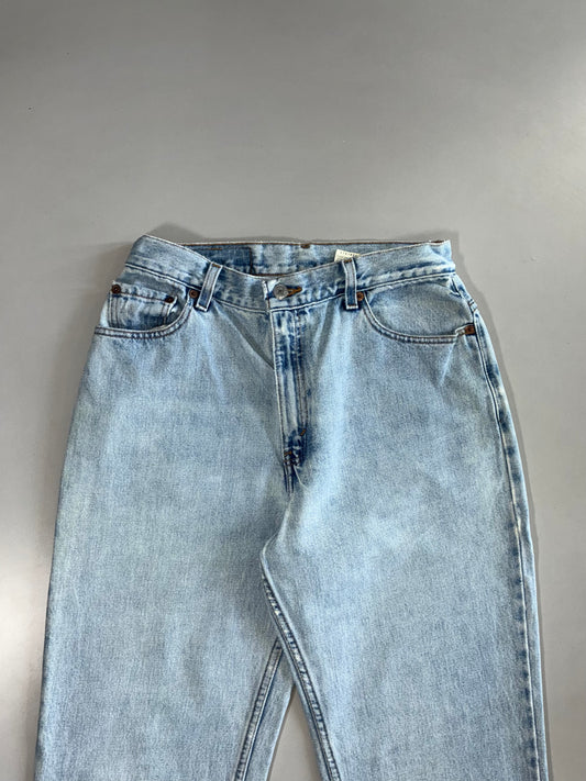 Vintage Levi’s 550 Relaxed Fit Tapered Leg Jeans (W:28 |L:39)