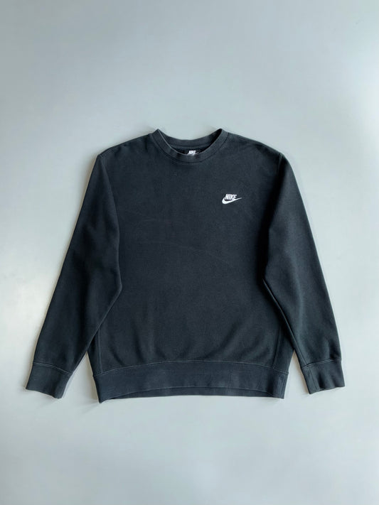Nike | Club Fleece Embroidered Swoosh Crewneck (L)