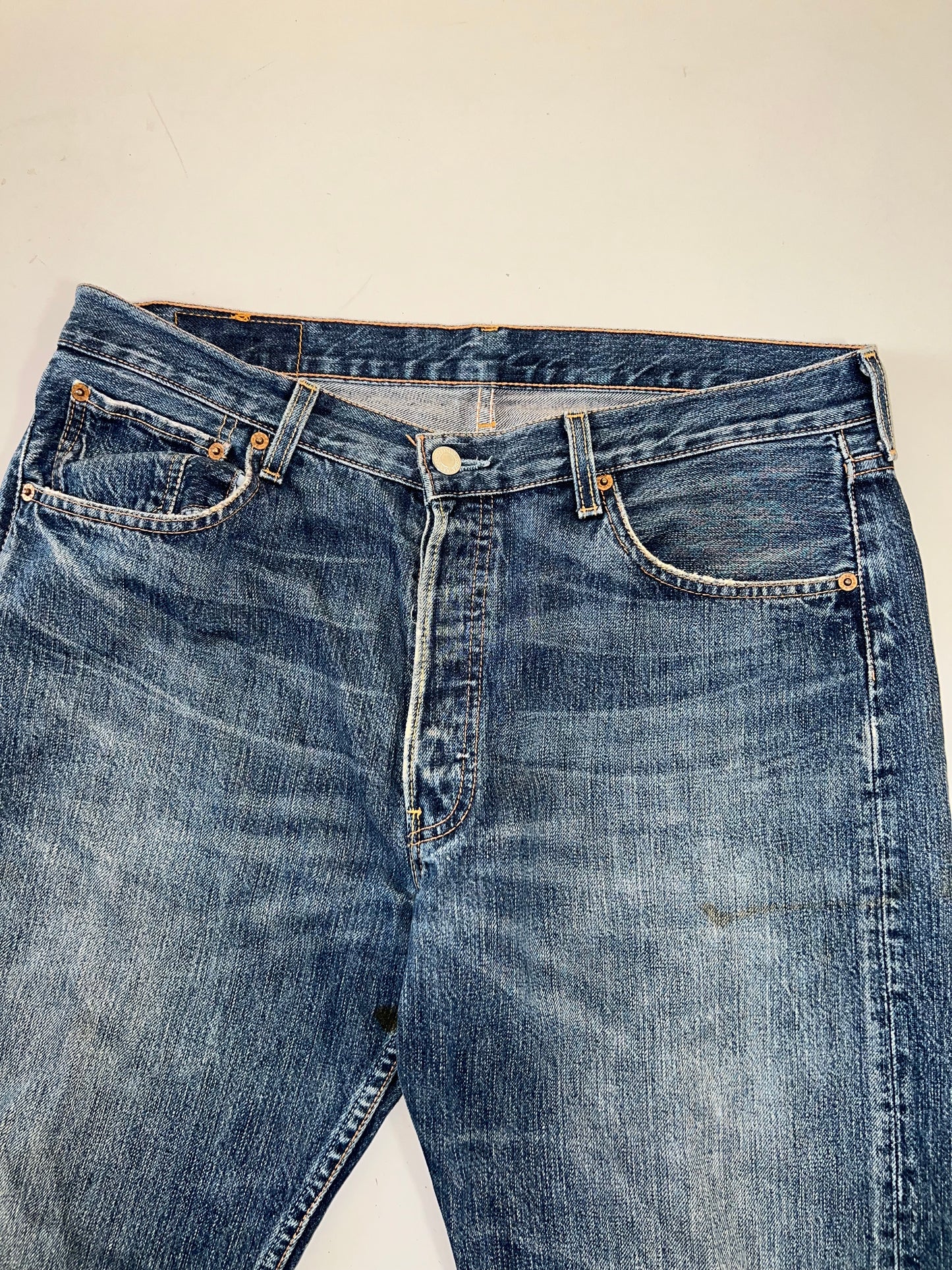 !                                                                                                                                      Levis 501 Original (RARE) Denim W-34 L-40