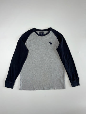 Abercrombie & Fitch Grey & Navy Moose Logo Raglan Long Sleeve T-Shirt – (XL)