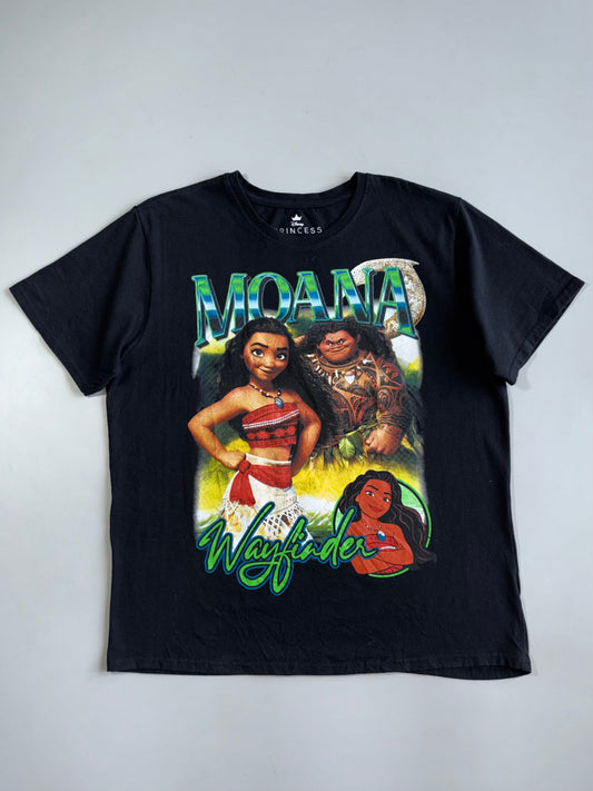 Disney Princess Moana Wayfinder Graphic Tee Vintage Bootleg Homage Style, Maui Print (L)